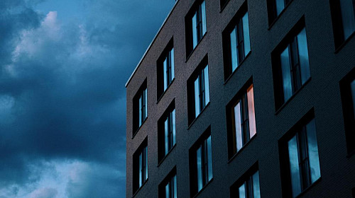 Ako skombinovať okná a parapety